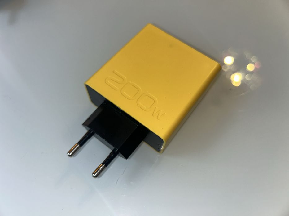 Încărcător rapid 200W USB + Type-C – Nou, compatibil telefon & laptop