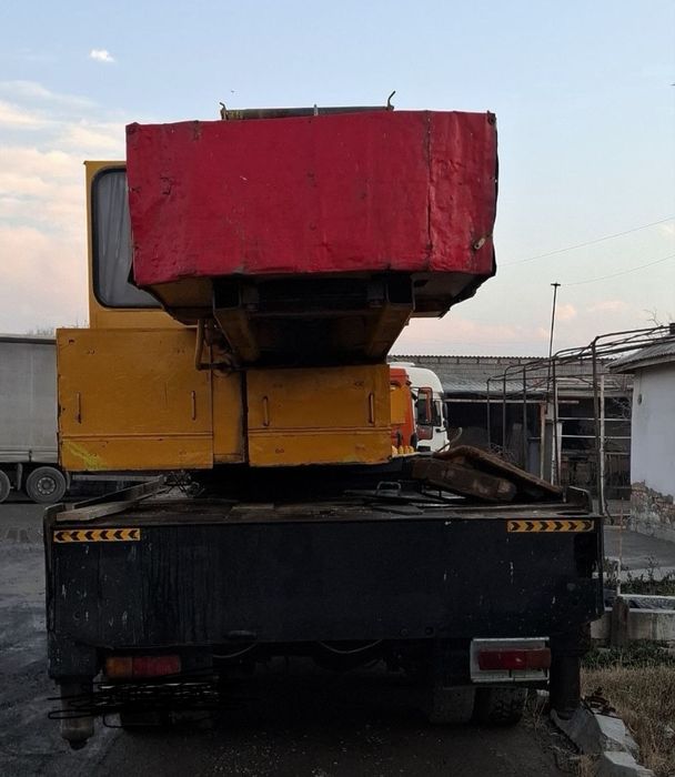 Продается автокран 25 тонн  пишите на телеграмм