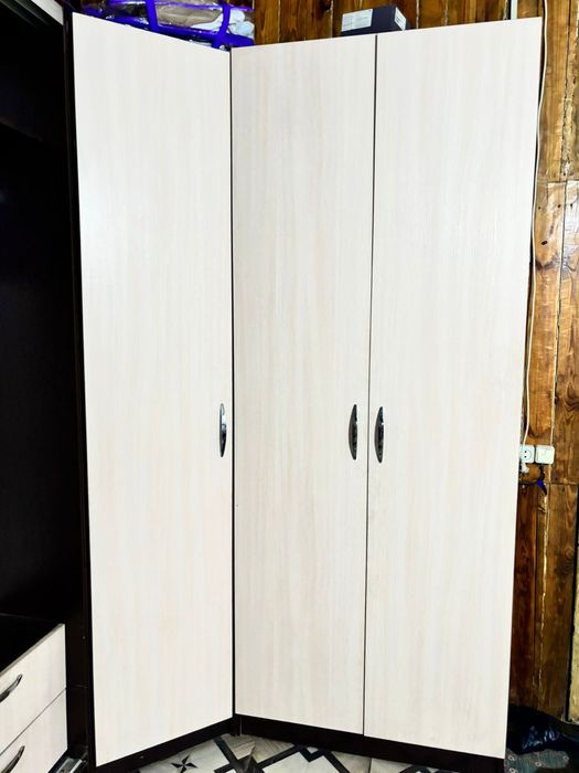 Продаю шкаф в прихожую