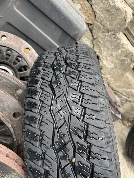 Продавам 4бр. всесезонни гуми 225/65/17 Toyo А/Т Open country  plus