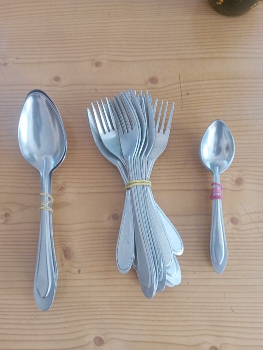Столовые  приборы
