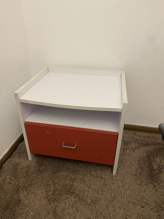 Комплект мебели в детскую