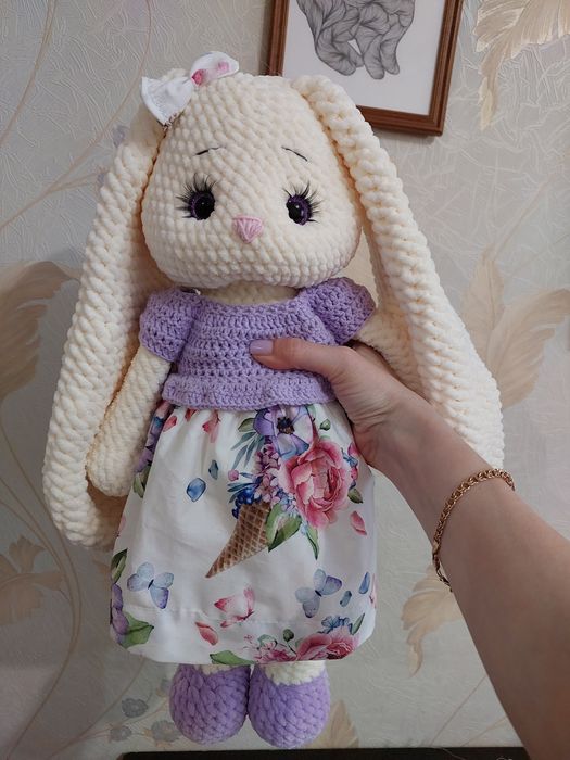 Вязаная игрушка зайчик