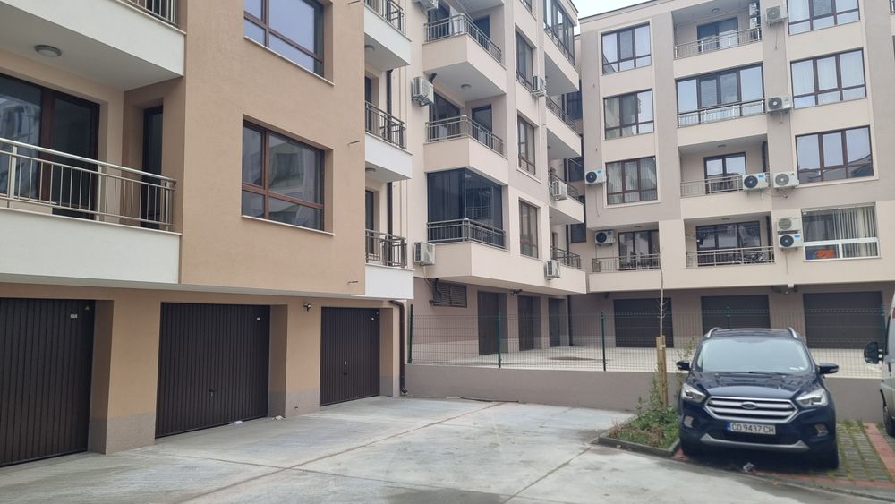 Дава се под наем Гараж / Паркомясто в Бургас, Славейков - 20 кв.м за 51 € - Снимка #1