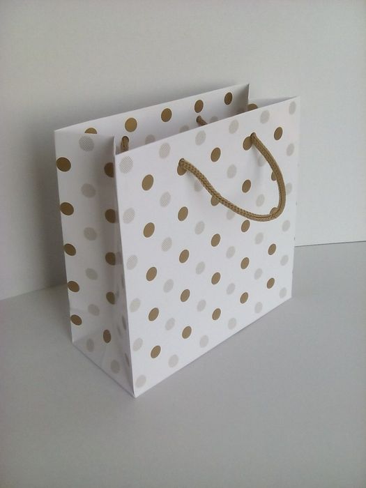 самоклейка этикетка бирка каробка