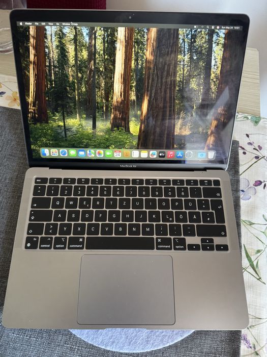 Macbook pro 2020 a2337  M1
