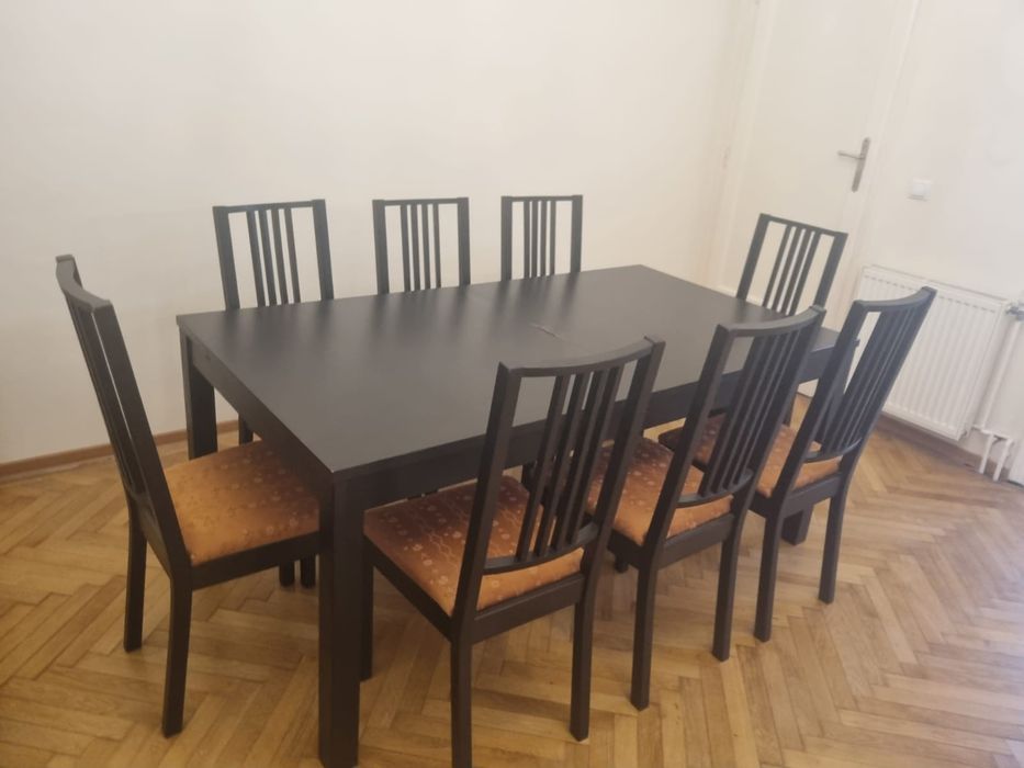 Vand masa Ikea  extensibila cu 8 scaune tapitate