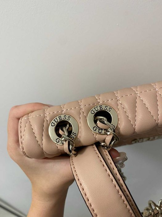 Оригинална чанта на GUESS  - Розова