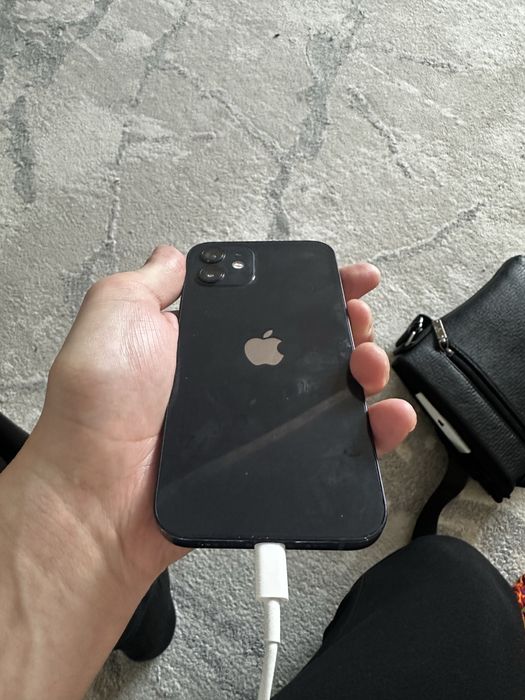 Продам айфон 12 64гб