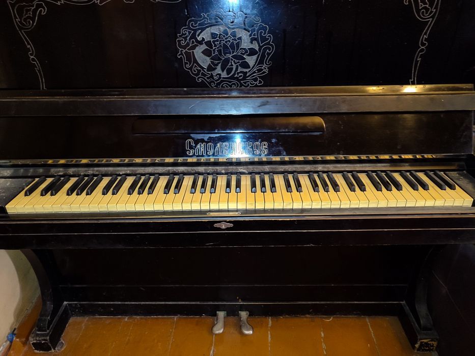 Продам фортепиано "Смоленск"