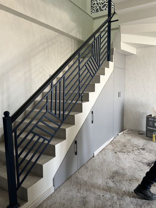 Перила в стиле хайтек и лофт