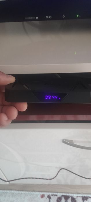 Тв андроид BOX oтворен с Бг програми и др.