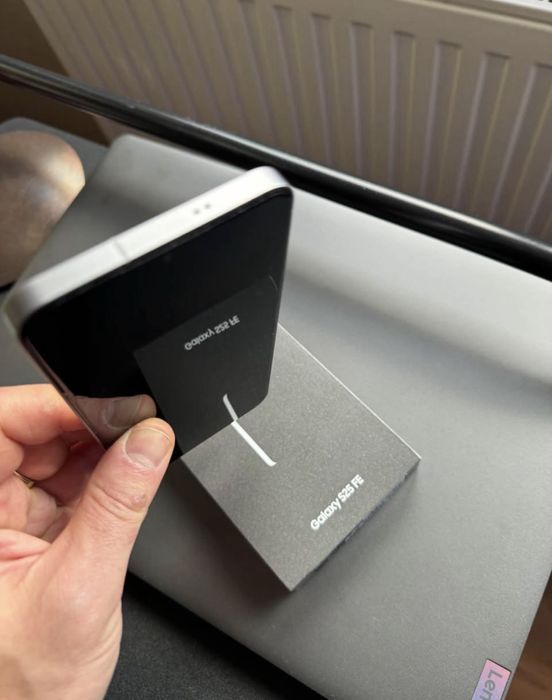 Samsung galaxy  S25 FE 2025