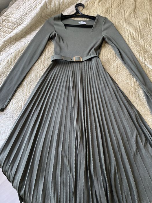 Продаю платья красивые