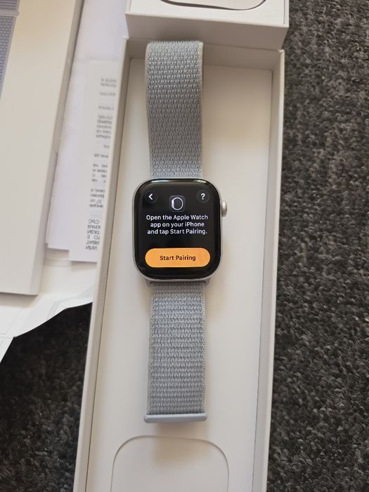 iPhone 15 Pro Max + Apple Watch Series 10