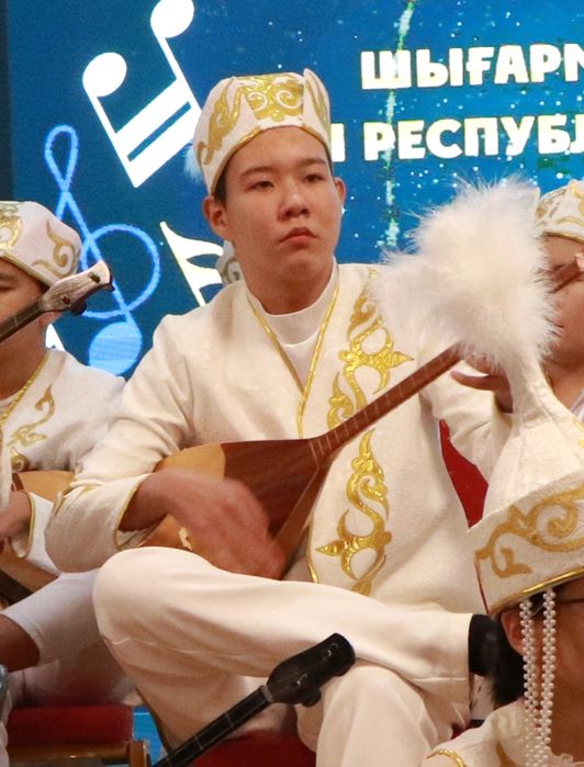 Күйші,домбырашы.