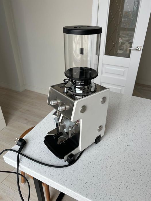 Профессиональная кофемашина Dalla Corte Mina