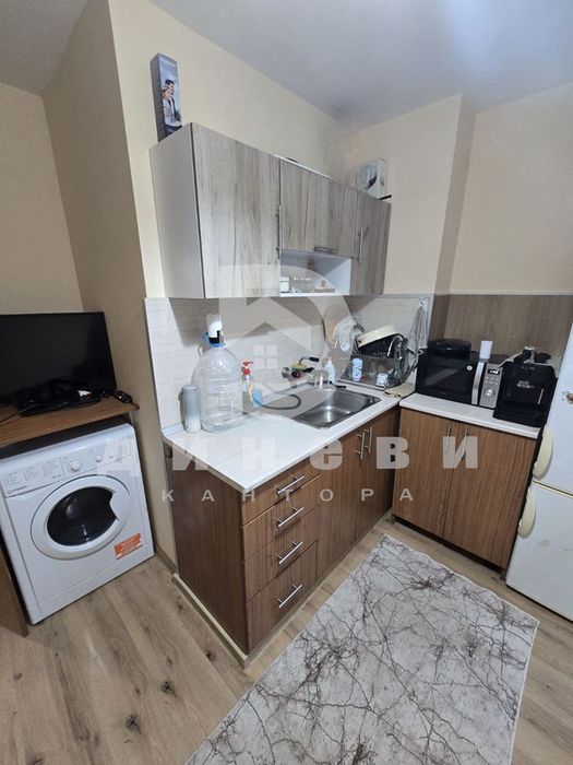 Продава тристаен до СУ Иван Вазов