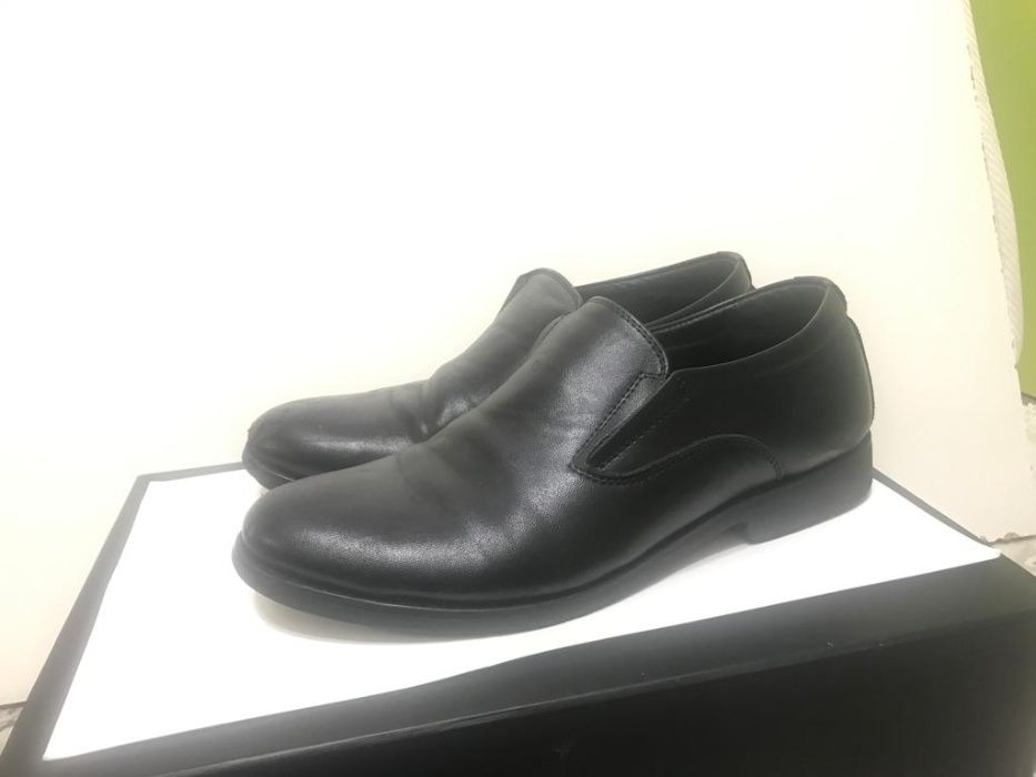 Продам ботинку для мальчиков Размер 36 ботинка