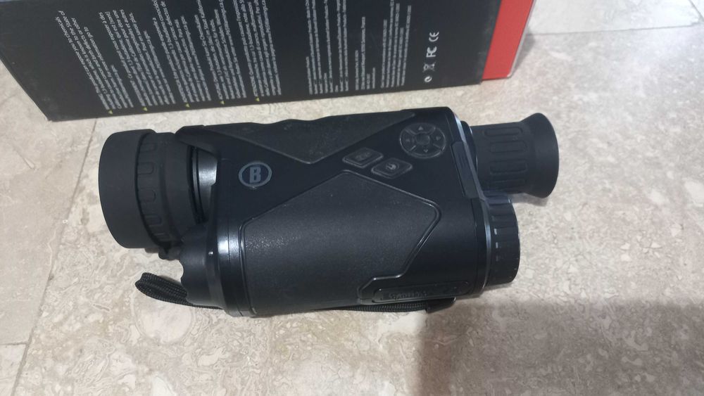 Vand night vision bushnell 1500 lei