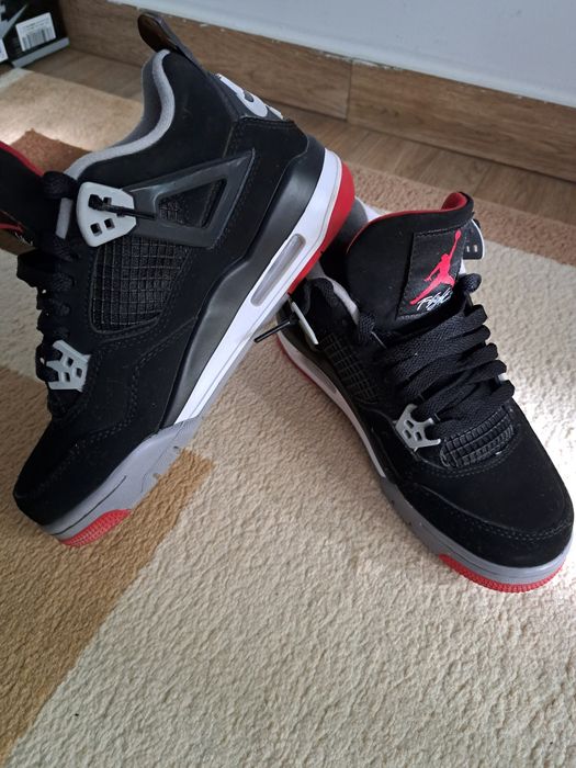 Nike Air Jordan 4 Bred