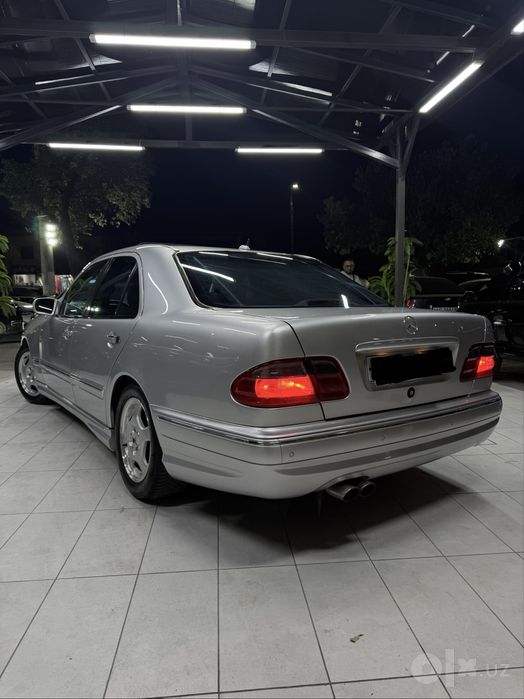 Mercedes benz w 210