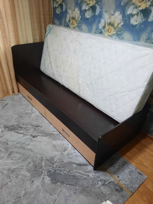 Продам б/у кровать