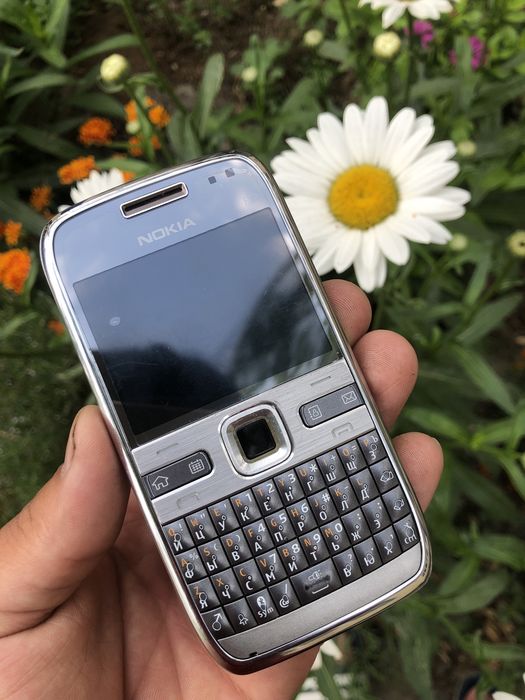 Nokia E72 ideal holatda
