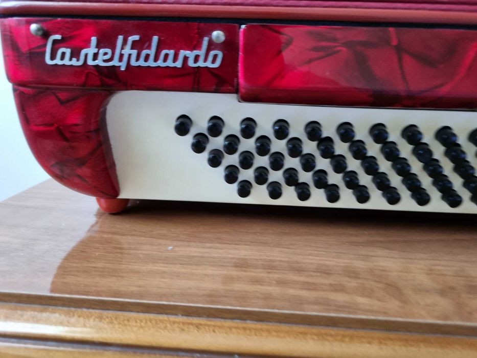 Acordeon Mengozzi Castelfidardo 80 basi