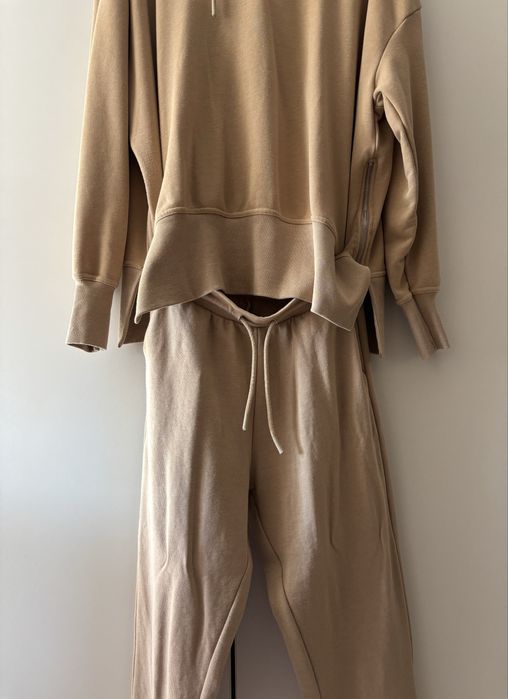 Сет ,  екип , комплект на Reserved