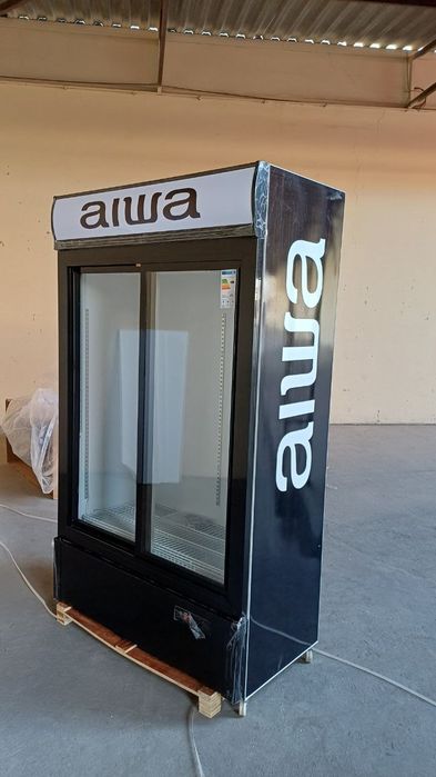 Черный витринный морозильник AIWA LC-660 (660 л) — Стиль и высокая при