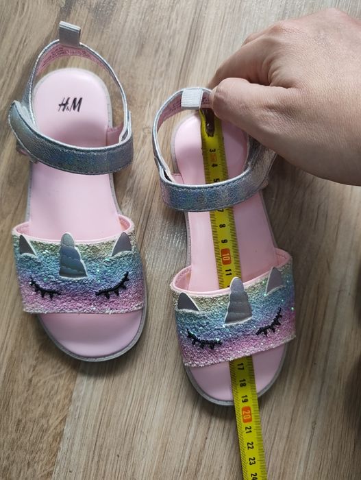 Sandale H&M pentru  fete unicorn marime 29 (7 ani)
