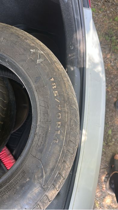 продам пару  резину срочно