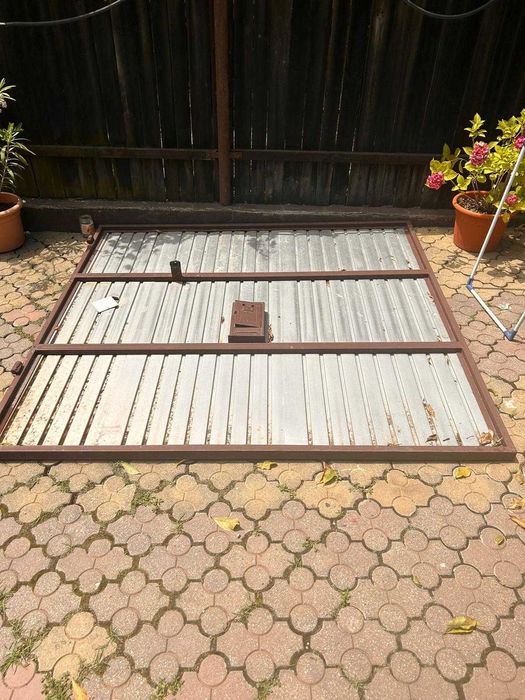 Poarta din aluminiu 200× 210 cu motor si 3 telecomenzi