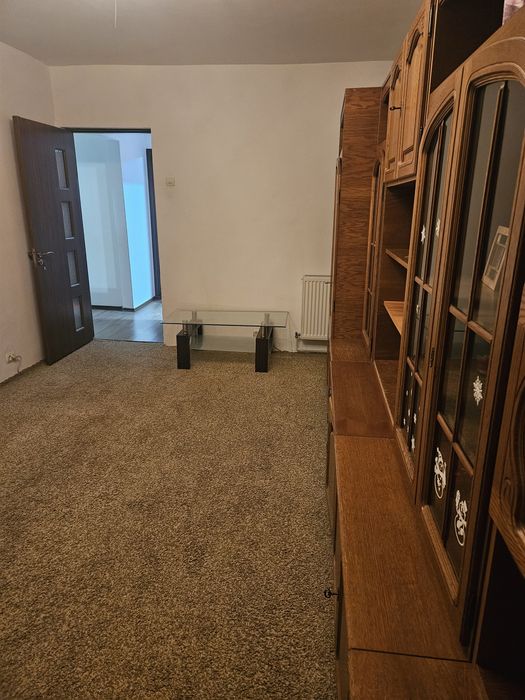 Inchiriez apartament 2 camere zona centrala în Avrig