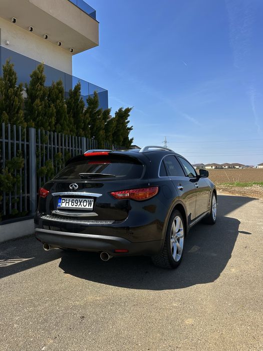 Infiniti FX30 2012