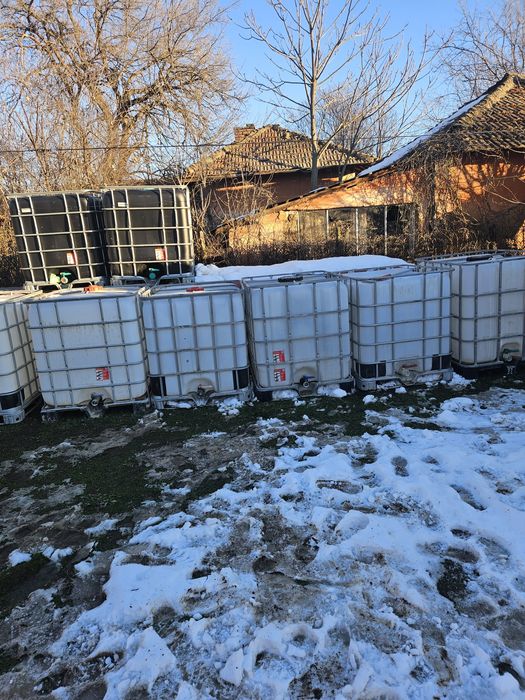 Продавам бидони 1000 литра