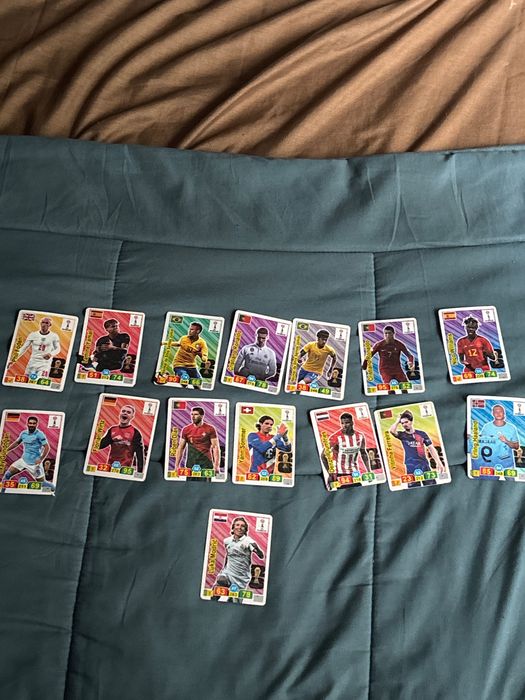 Vând sau schimb cu cartonașe panini vând cartonașe world cup 2026 nu sunt panini dar sunt rare