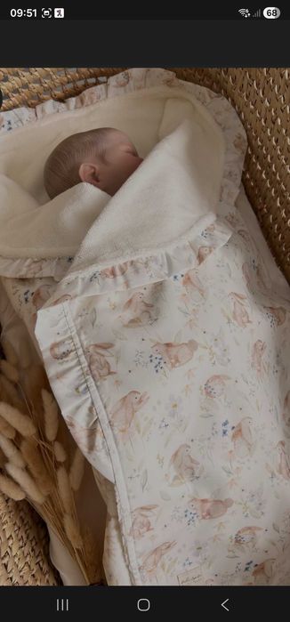 Paturica bebe si jucarie-materiale organice