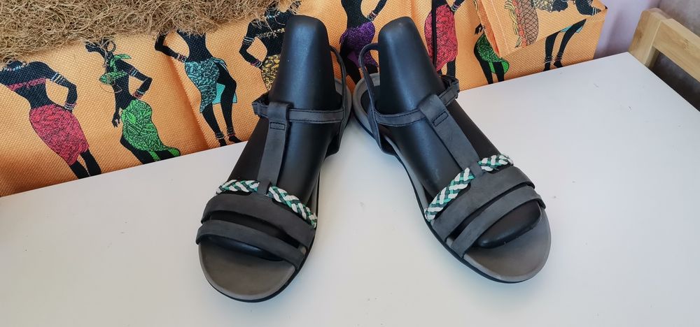 Сандали Clarks 38.5.естествена кожа