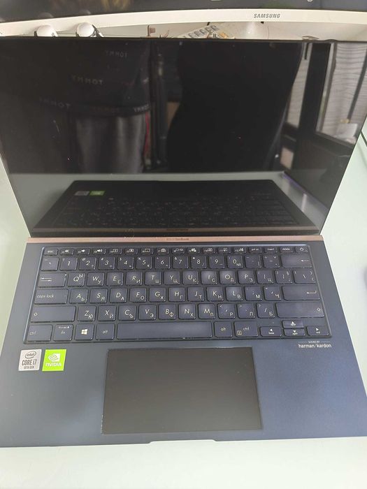 Продавам лаптоп Asus ZenBook 14 UX 434F