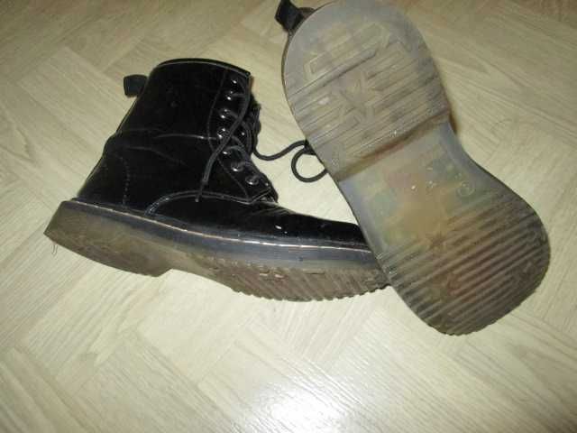 Английски кецове лак