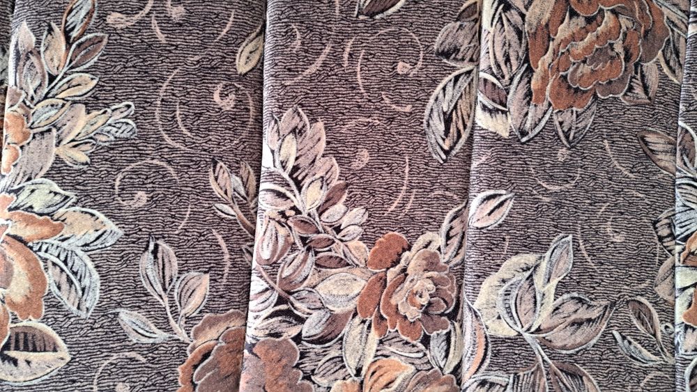 Подарява се!Разтегателен диван тройка. Подсрява се!