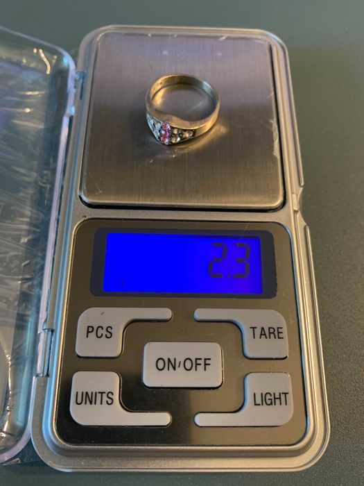 Inel de argint cu pietricele roz