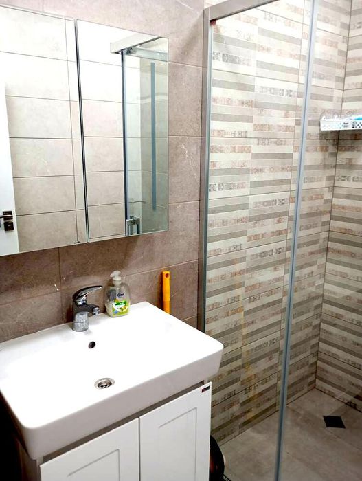 Дава се под наем Тристаен апартамент в Бургас, Изгрев - 85 кв.м за 816 € - Снимка #6