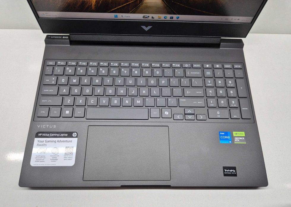 HP Victus Gaming Core i5-13420H RTX 3050 6GB  8/512gb