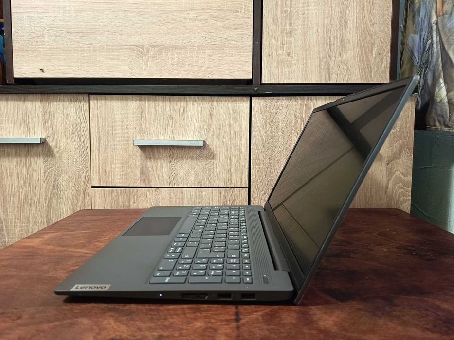 Vand laptop Lenovo