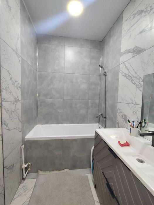 Продается 2 комн. кв. р-н 2-база