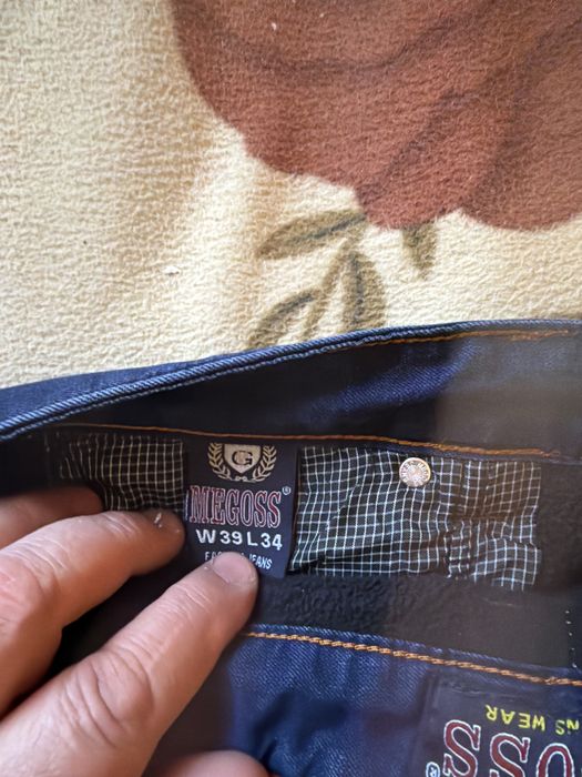 Продам джинсы разные . Б/у.