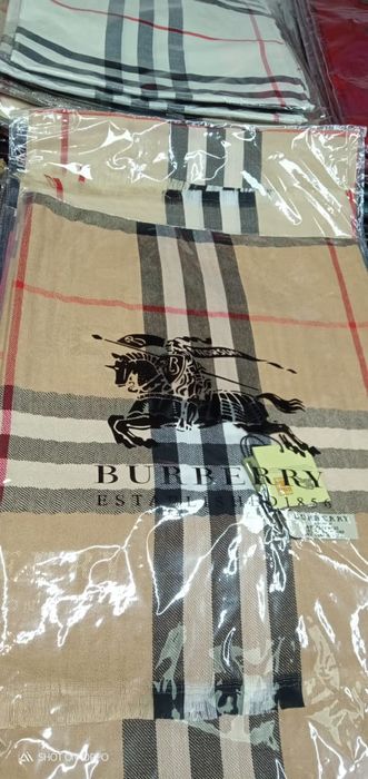 Стилные брендовые палантины